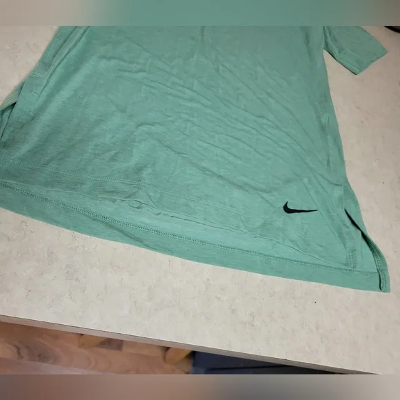 Nike mens medium dri fit athletic shirt pale green - Picture 3 of 6